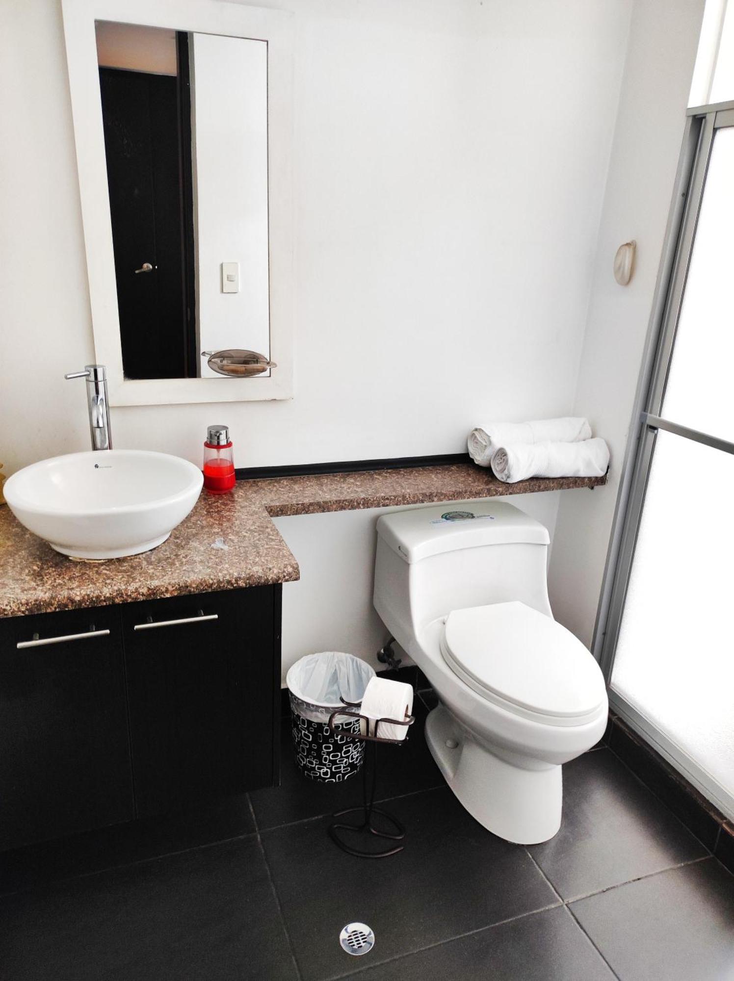 Coliving Ecuador Apartamentos Sector Swiss Hotel Кито Экстерьер фото
